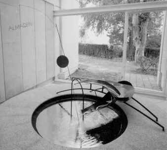 calder.jpg (10356 Byte)